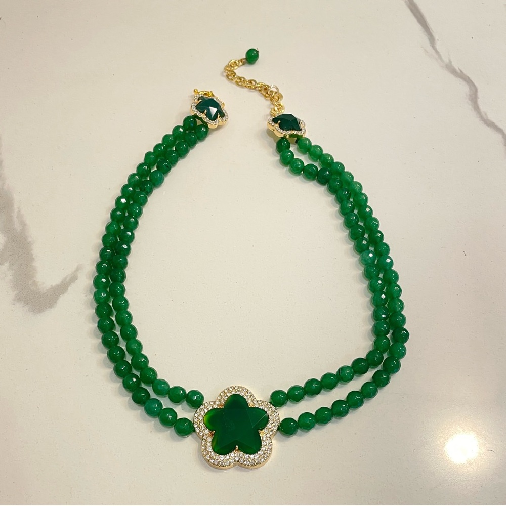 Elegant Green Beaded Necklace with Gold Accents
